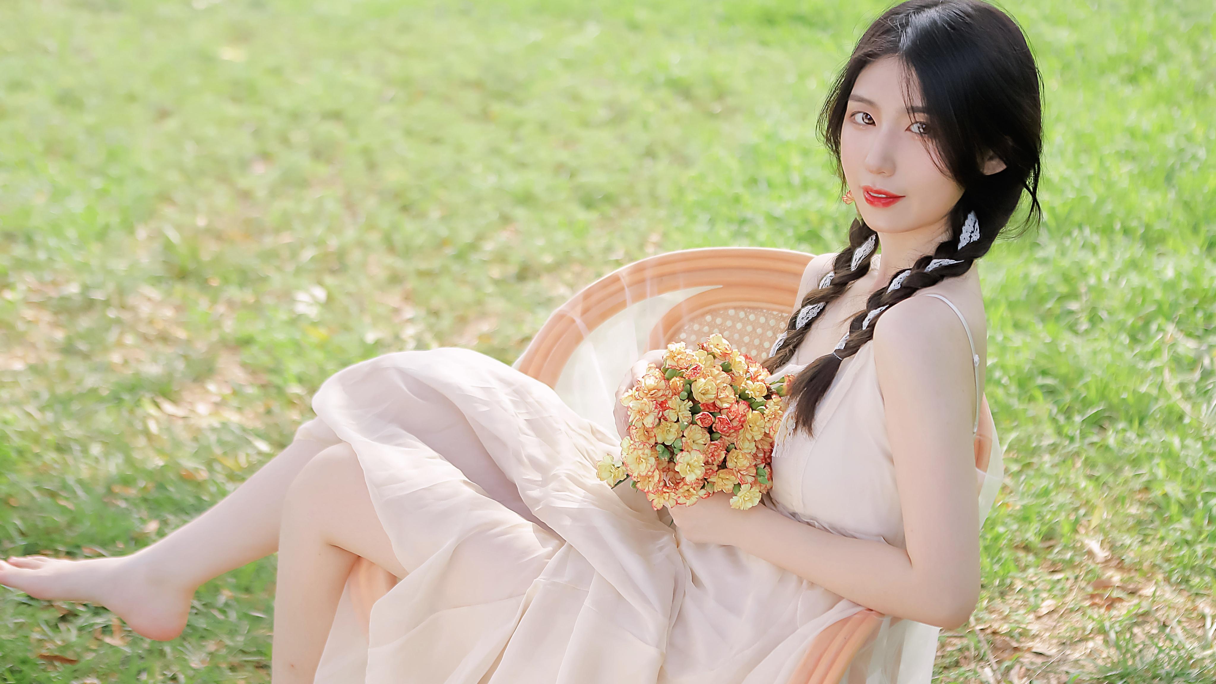 习近平主席《论教育》《习近平文化思想学习纲要》《近镜头：温暖的瞬间》繁体版在香港书展首发